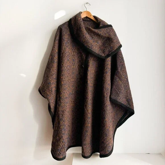 Vintage wool Borw Blue Woven Button Closure Neck Detail Cape OS